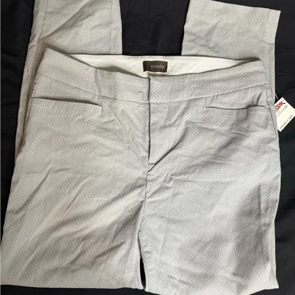 Gray Woman’s Pants - Picture 4 of 5